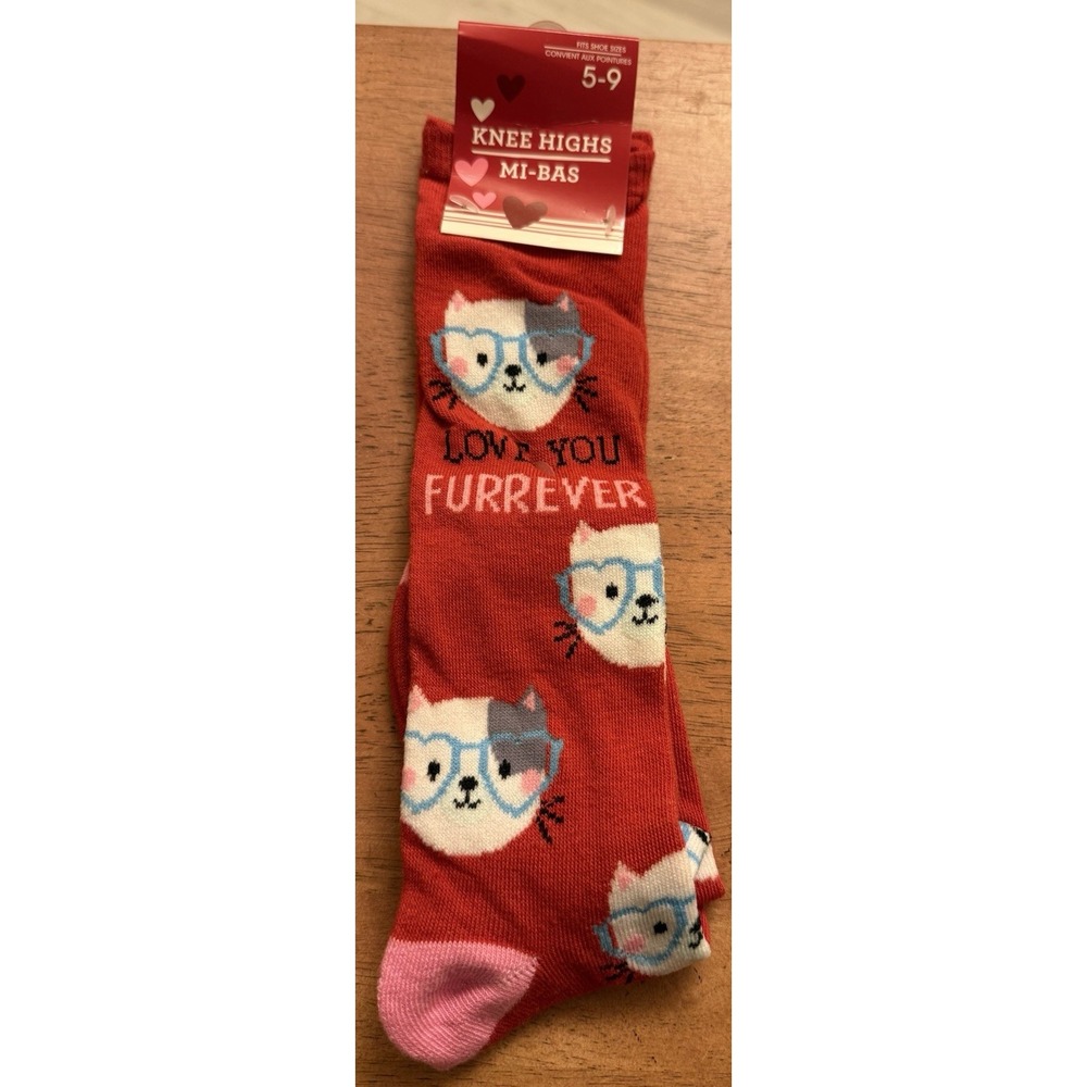 HEARTS AND  HUGS ‎ WOMEN'S KNEE HIGH SOCKS SHOE SIZE 5-9 "Love You FurRever"